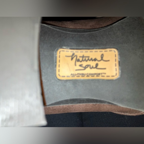 NaturalSoul Brown-Star style. 2” chunk heel. Never worn. Soft suedelike insides. - Picture 6 of 6